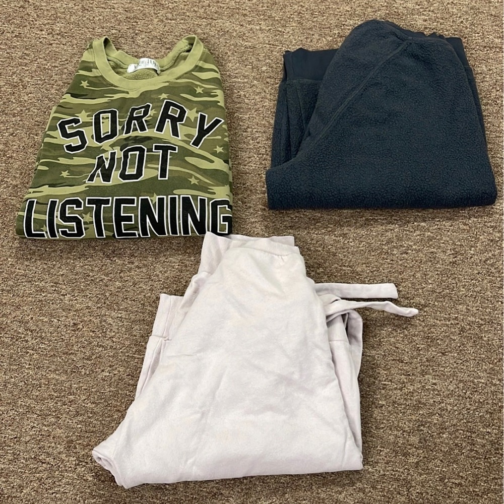 Women’s Sweatshirts size XXL - bundle of 3, Camo, inside out